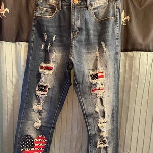 NWOT women’s flag/leopard patch jeans size medium